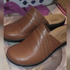 Clarks Size 9M Slip On Shoes